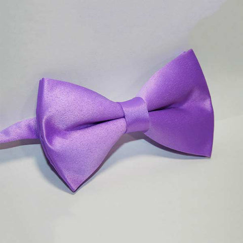 Oblique view of Crepe Satin Lavender Bow Tie from PRochelin